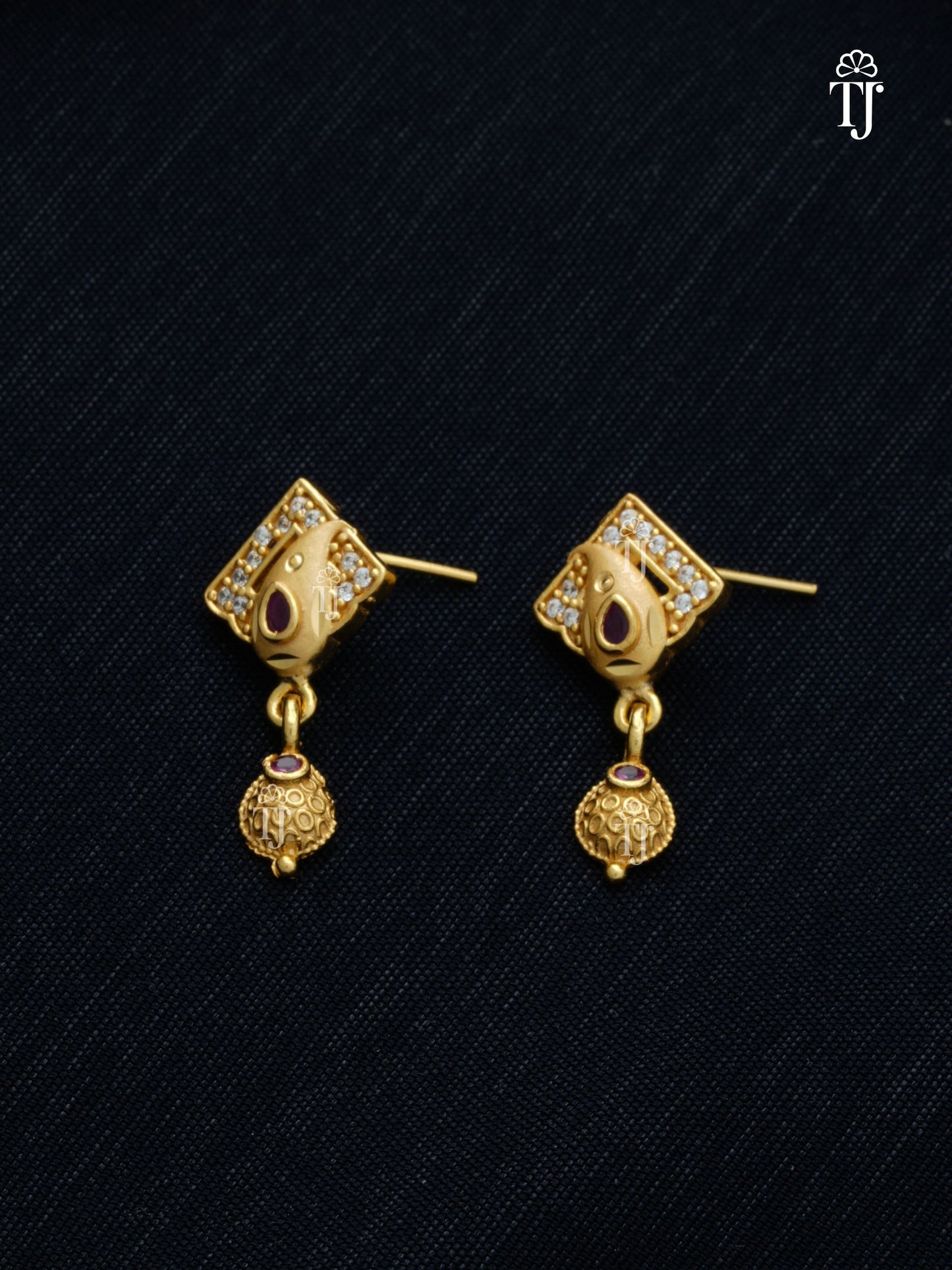 Best Gold Plated Pendant Set with Earrings | Stylish Pendant and Earrings Set for Women