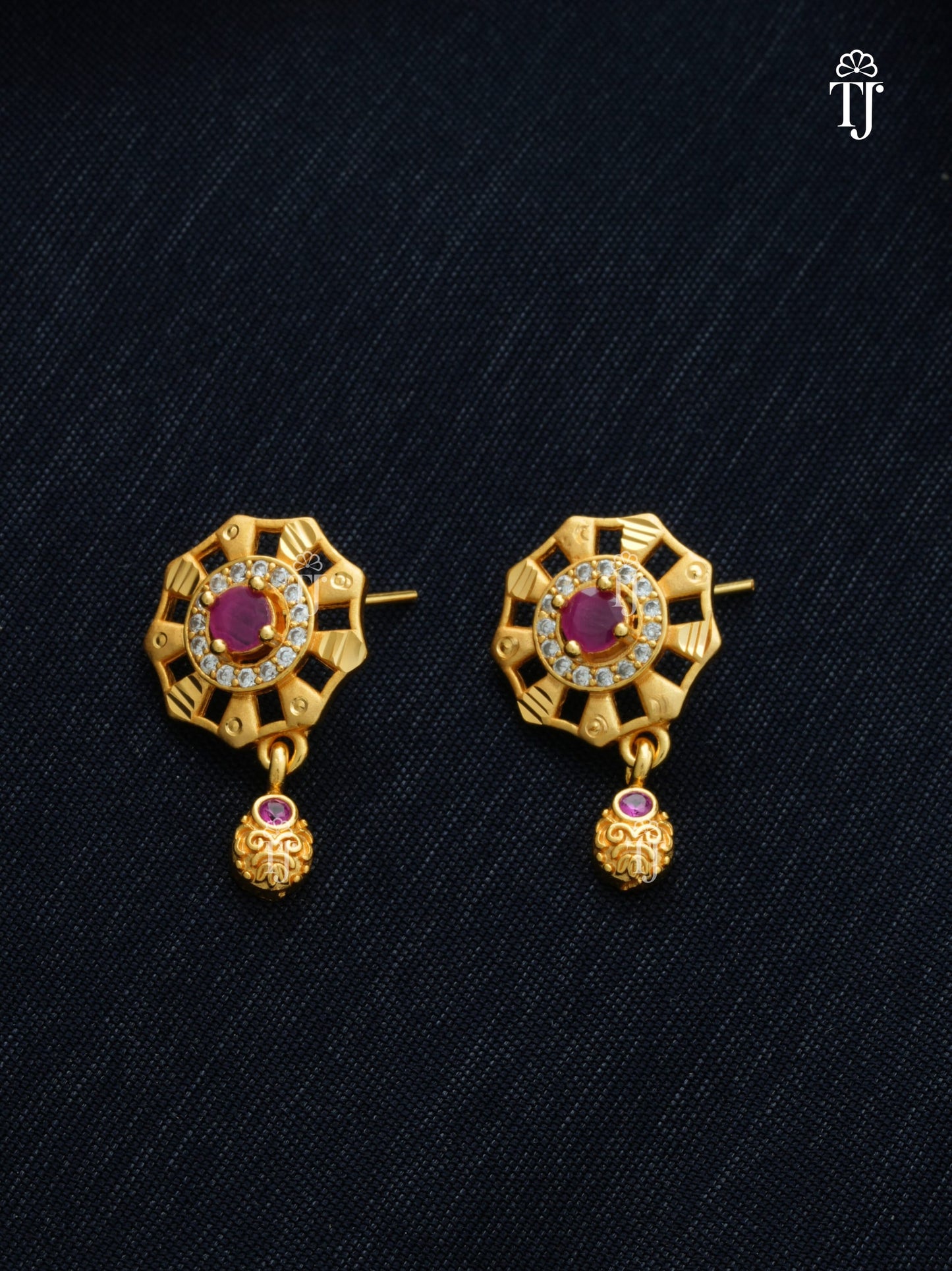 Artificial Gold Pendant Set for Women | Alluring Pendant and Earrings Set