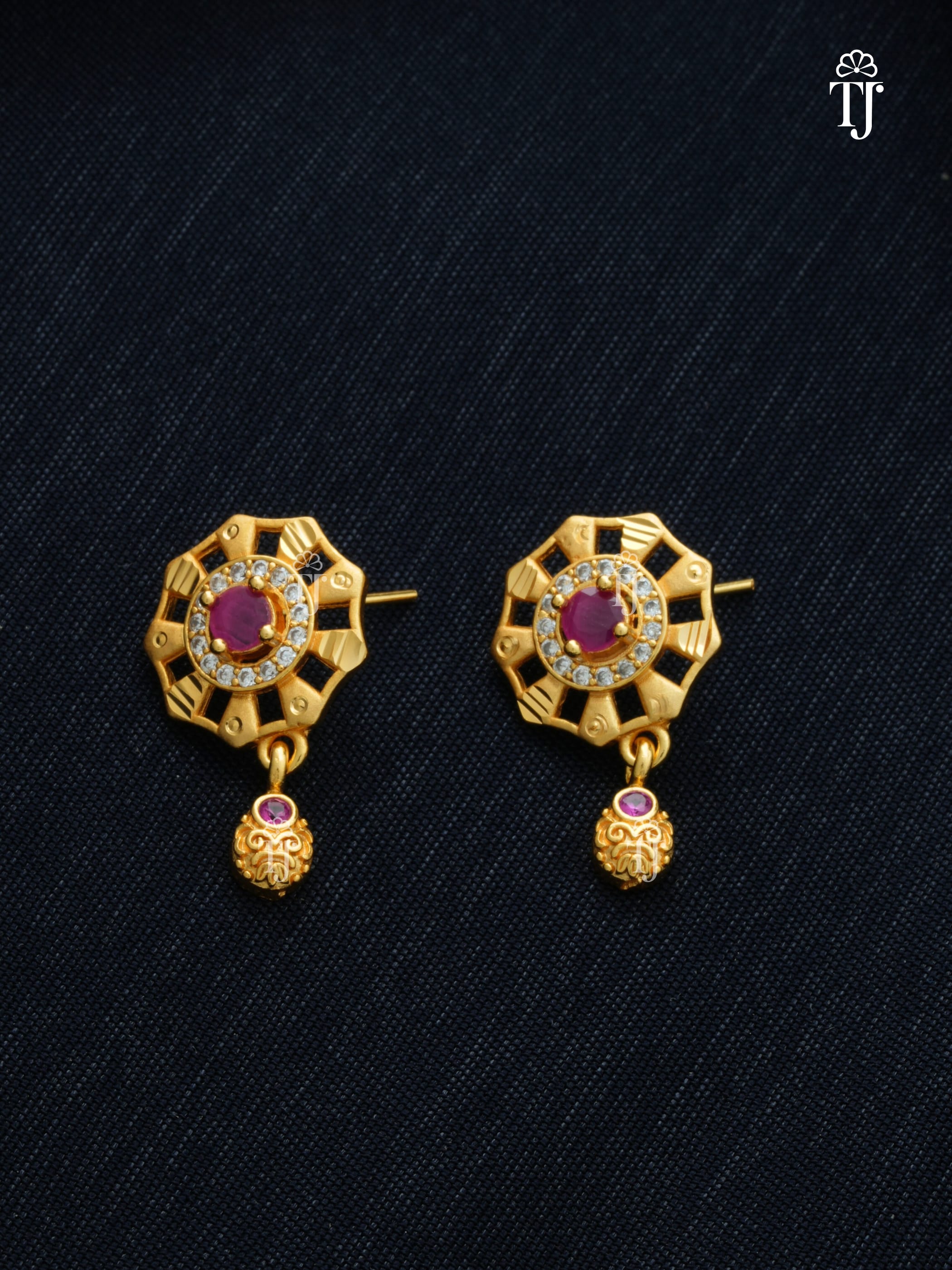 Artificial Gold Pendant Set for Women | Alluring Pendant and Earrings Set