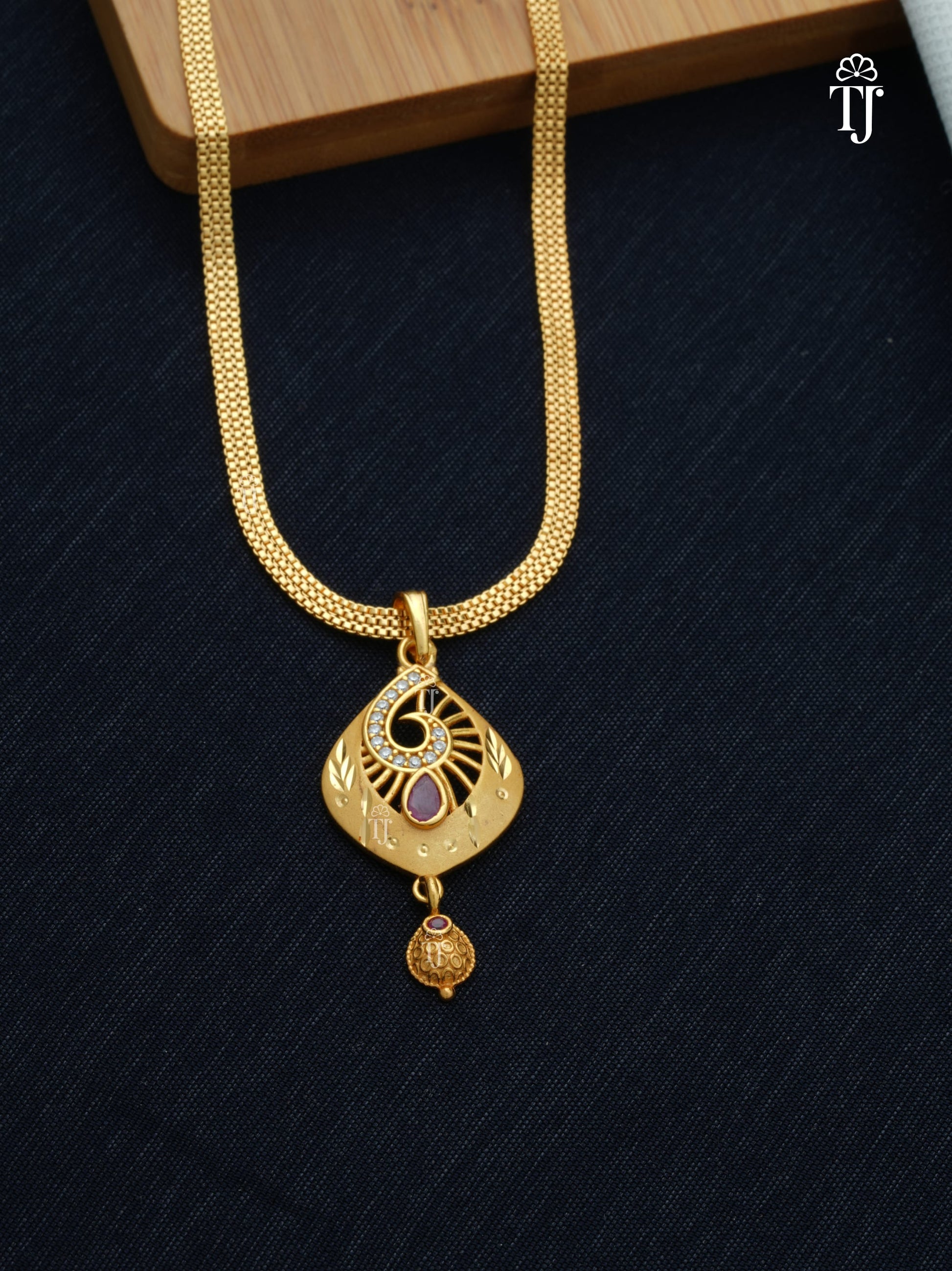 Artificial Gold Pendant Set for Women | Alluring Pendant and Earrings Set