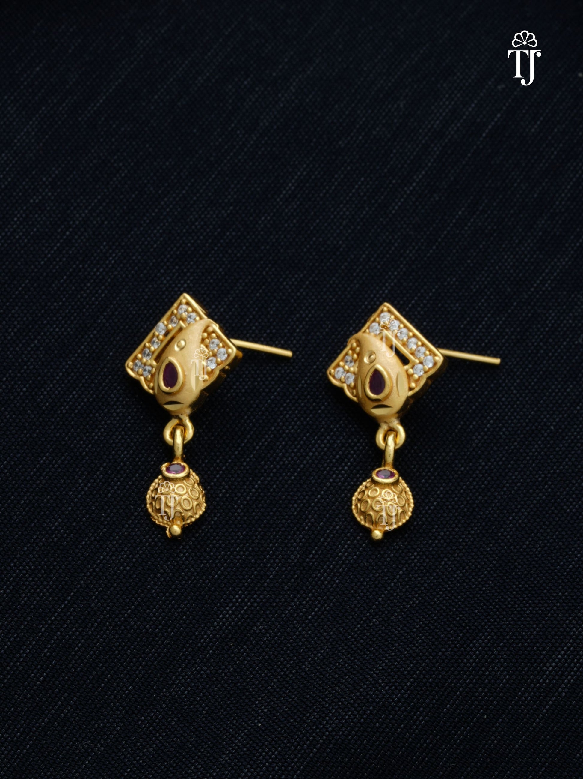 Best Gold Plated Pendant Set with Earrings | Stylish Pendant and Earrings Set for Women