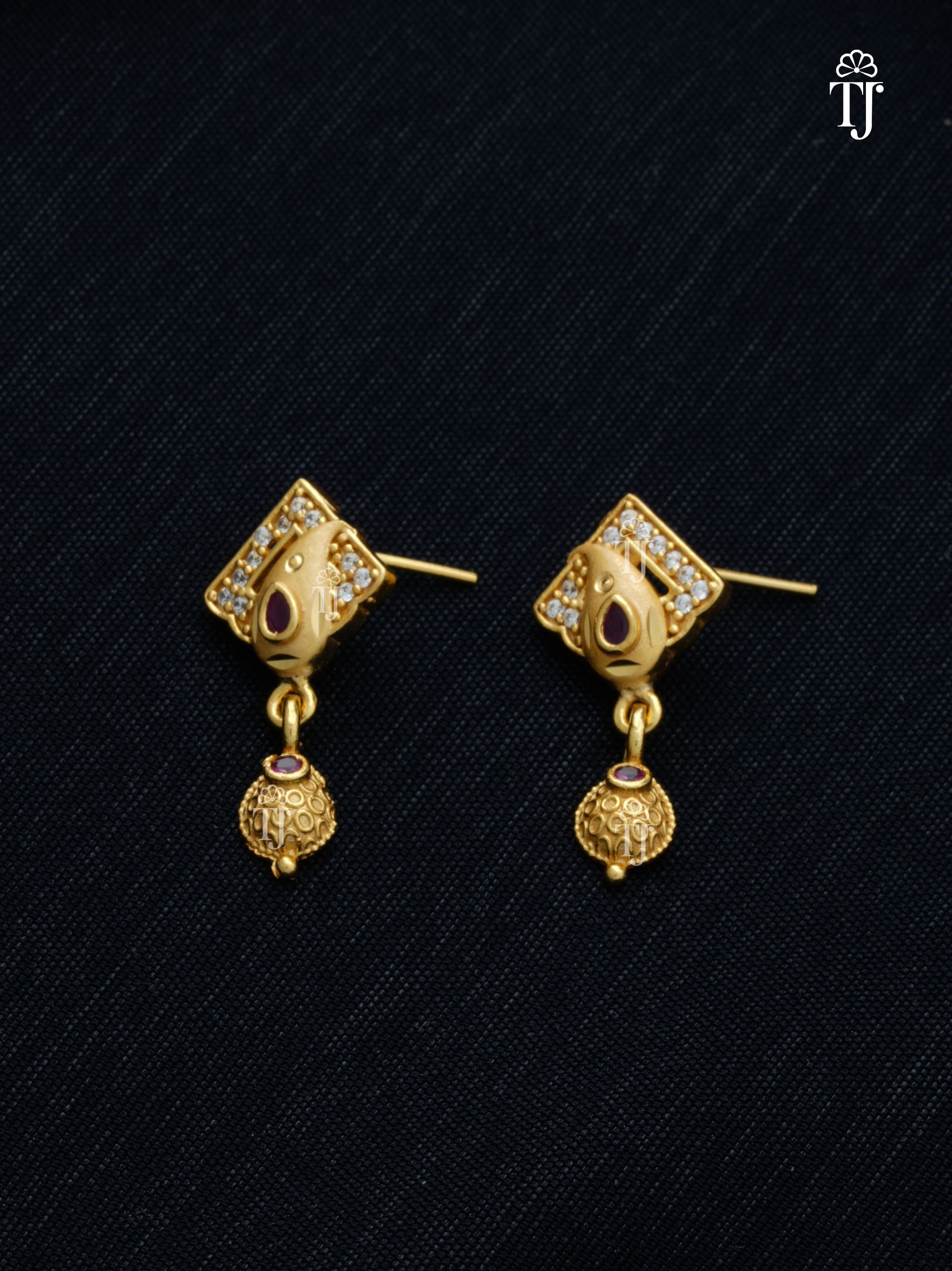 Best Gold Plated Pendant Set with Earrings | Stylish Pendant and Earrings Set for Women