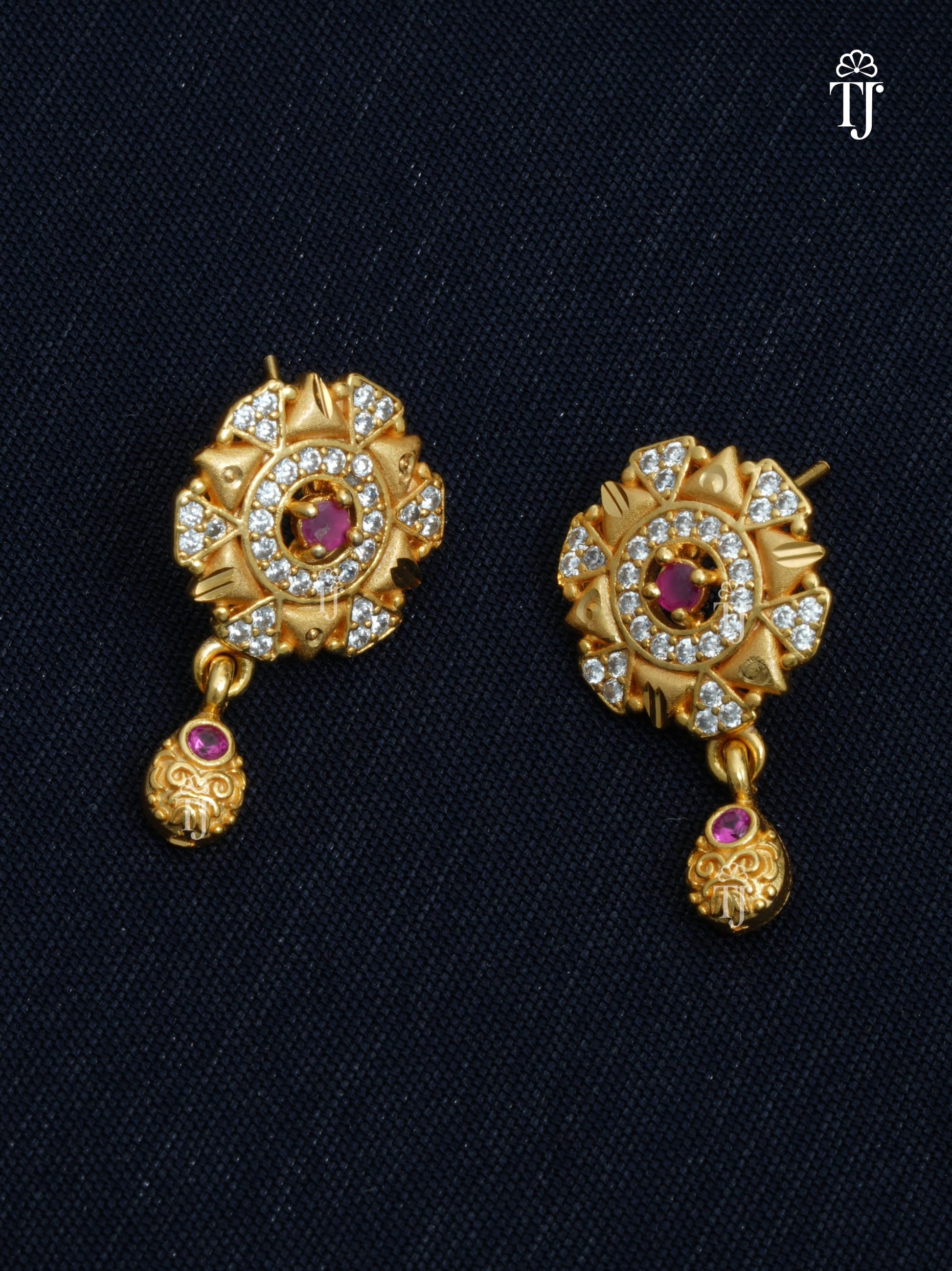 Buy Gold Plated Pendant Set Online | Premium Pendant and Earrings Set for Women