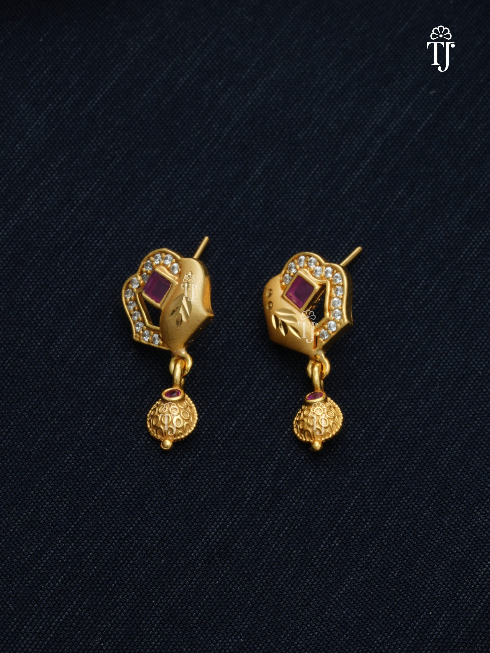 High Quality Gold Plated Jewellery | Luxurious Pendant and Earrings Set for Women