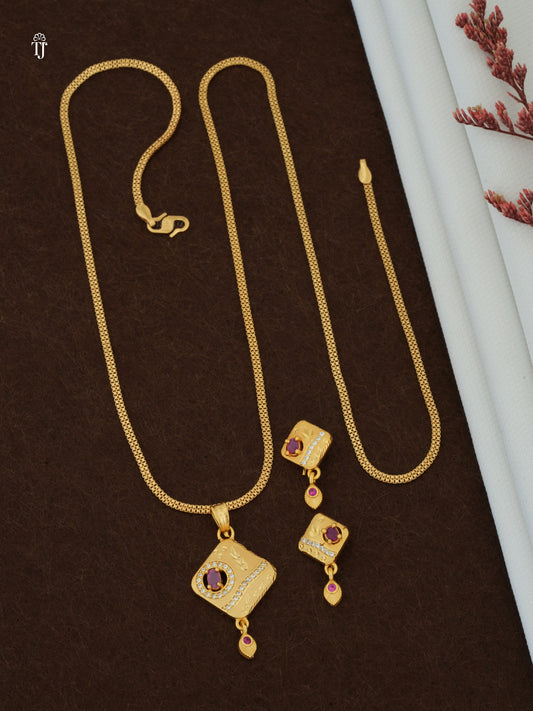 Modern Gold Pendant Designs for Women | Latest Diamond-Shape Designer Pendant Set