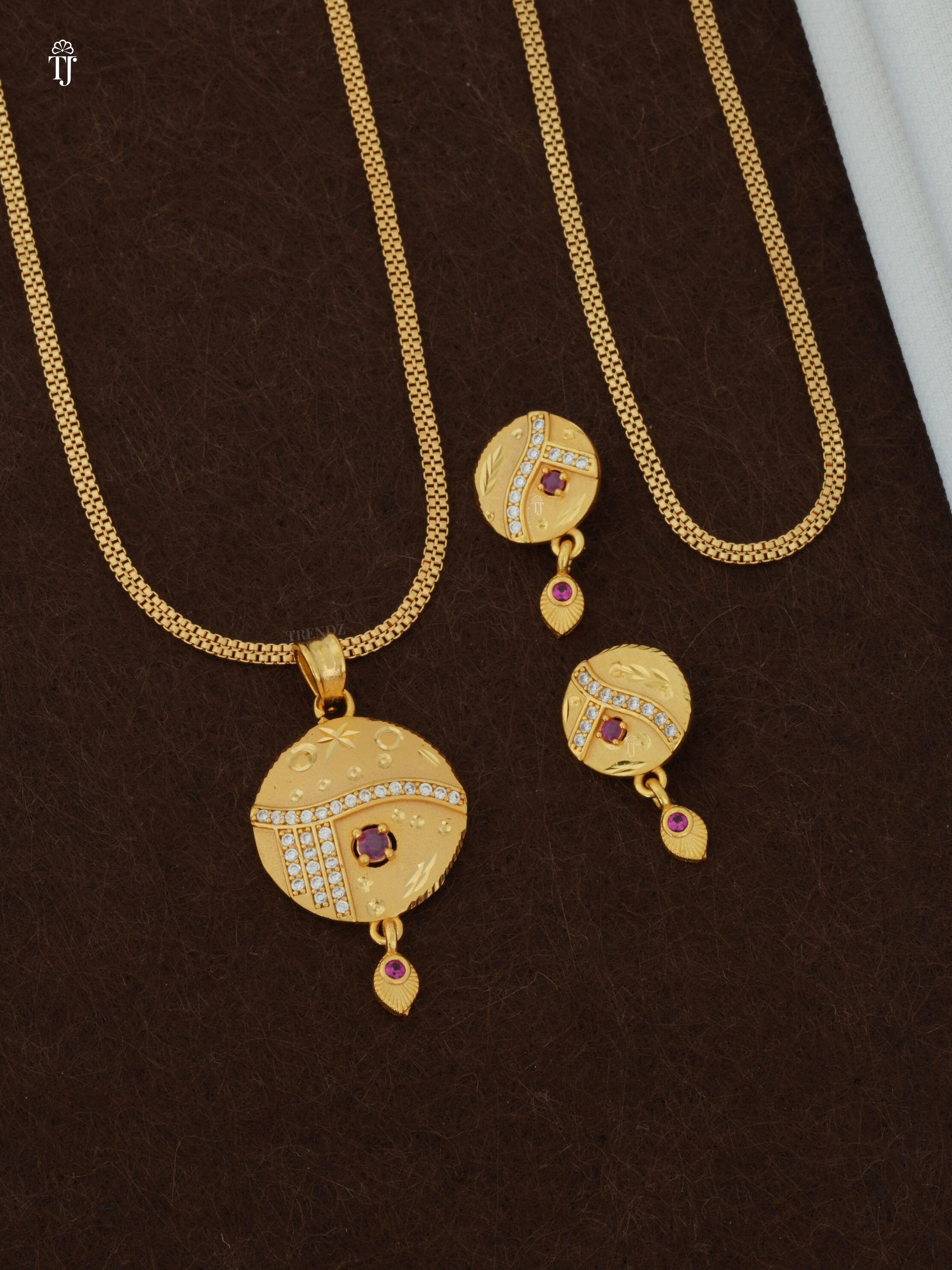Pendant Set Gold New Design | Classy Gold-Plated Pendant & Earrings (1 Set)