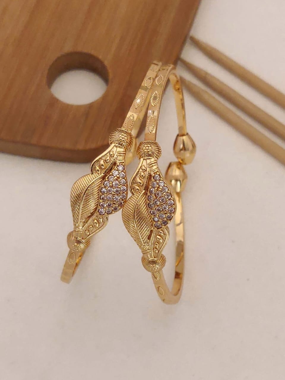 Stylish Adjustable Bracelet For Women & Girls Pack Of 2 Piece (1 Pair)