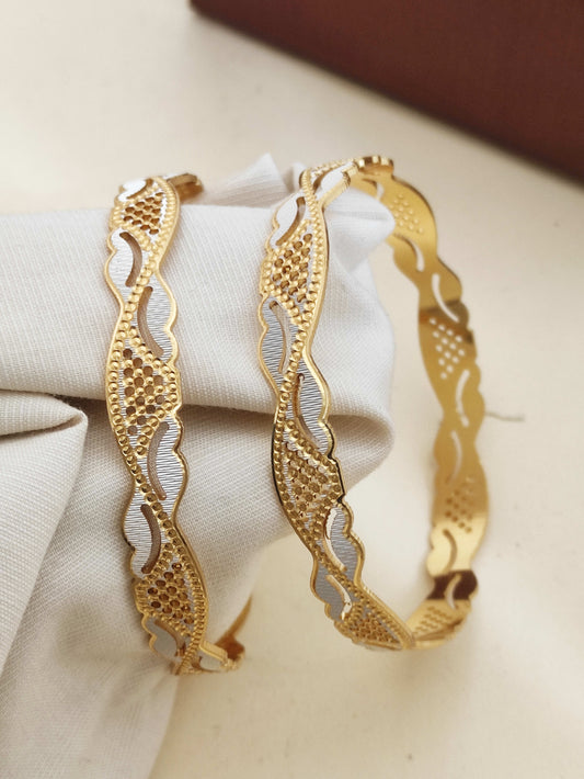 Stylish Daily Wear CNC Bangles With Silver-Gold Finish