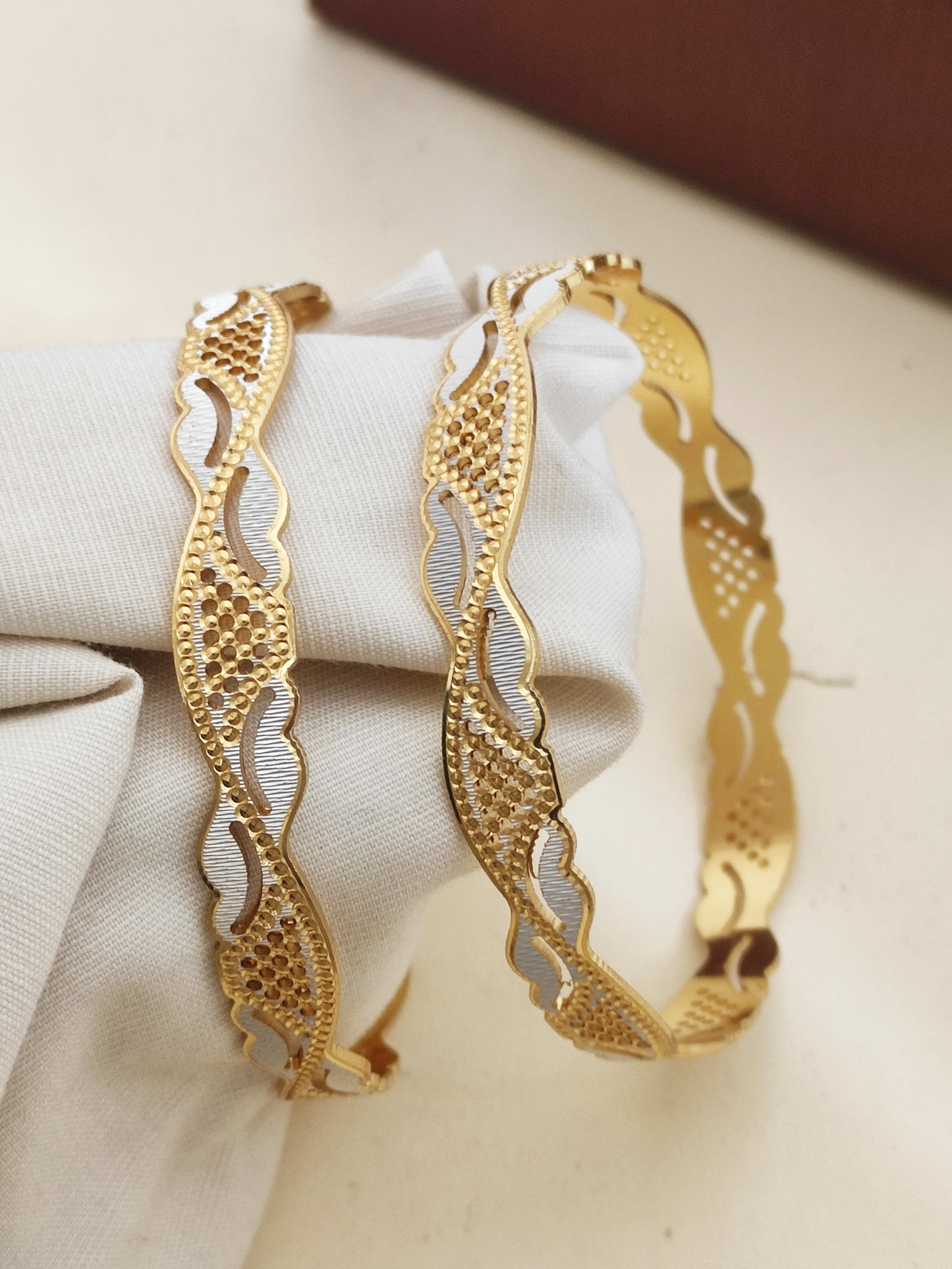 Stylish Daily Wear CNC Bangles With Silver-Gold Finish