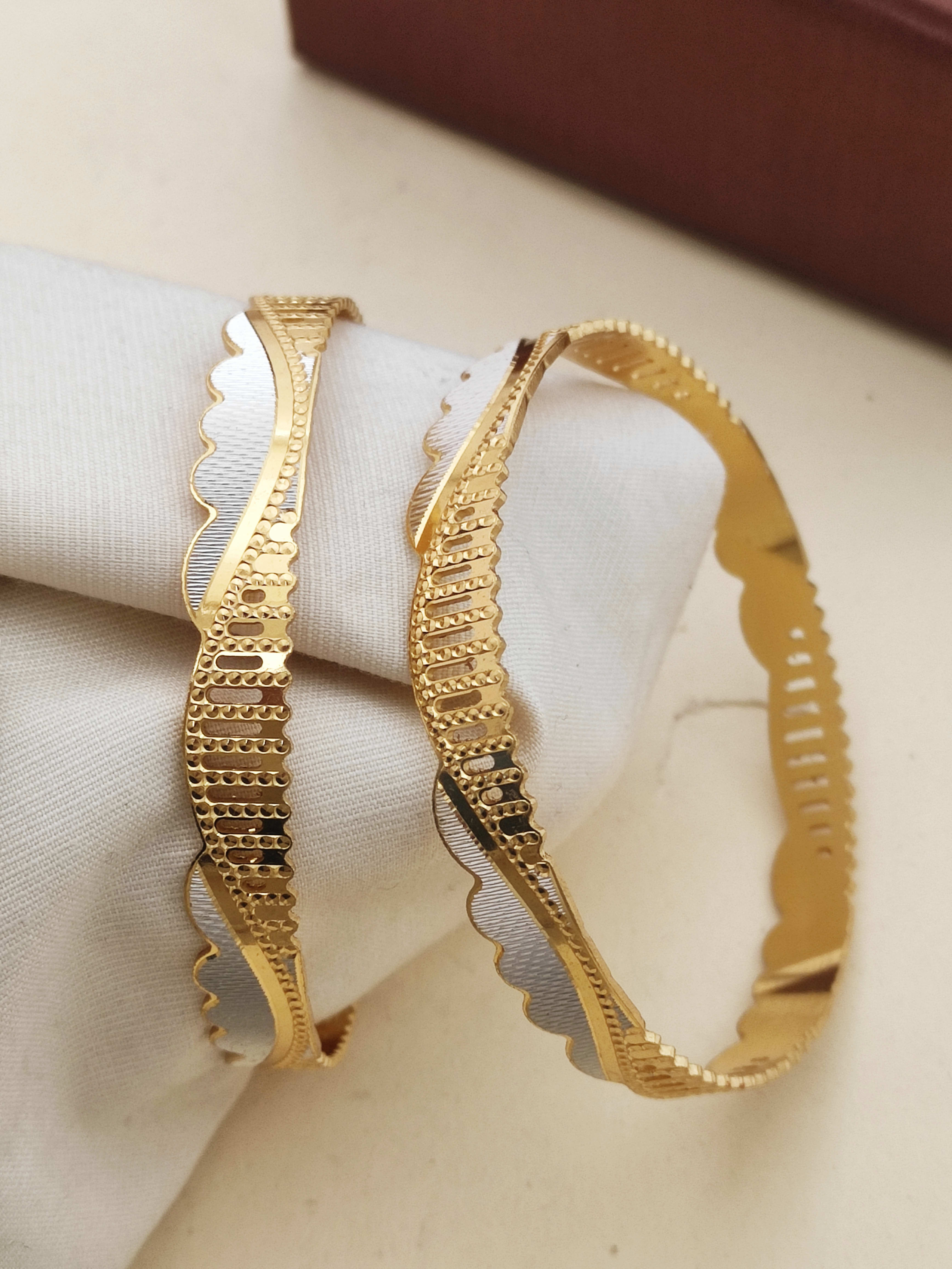 Stylish Daily Wear CNC Bangles With Silver-Gold Finish