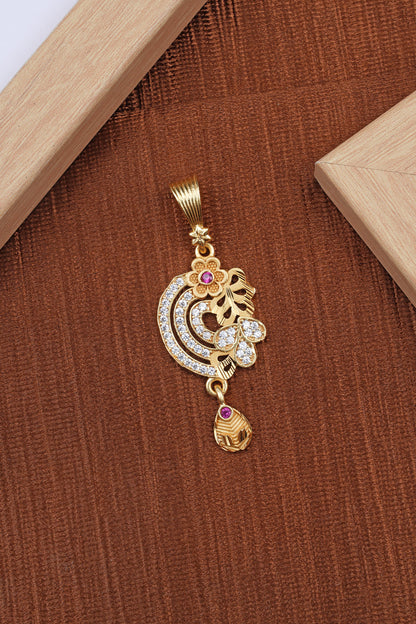 Stylish Daily Wear Forming Micro Gold Plating Pendant Set With Chain