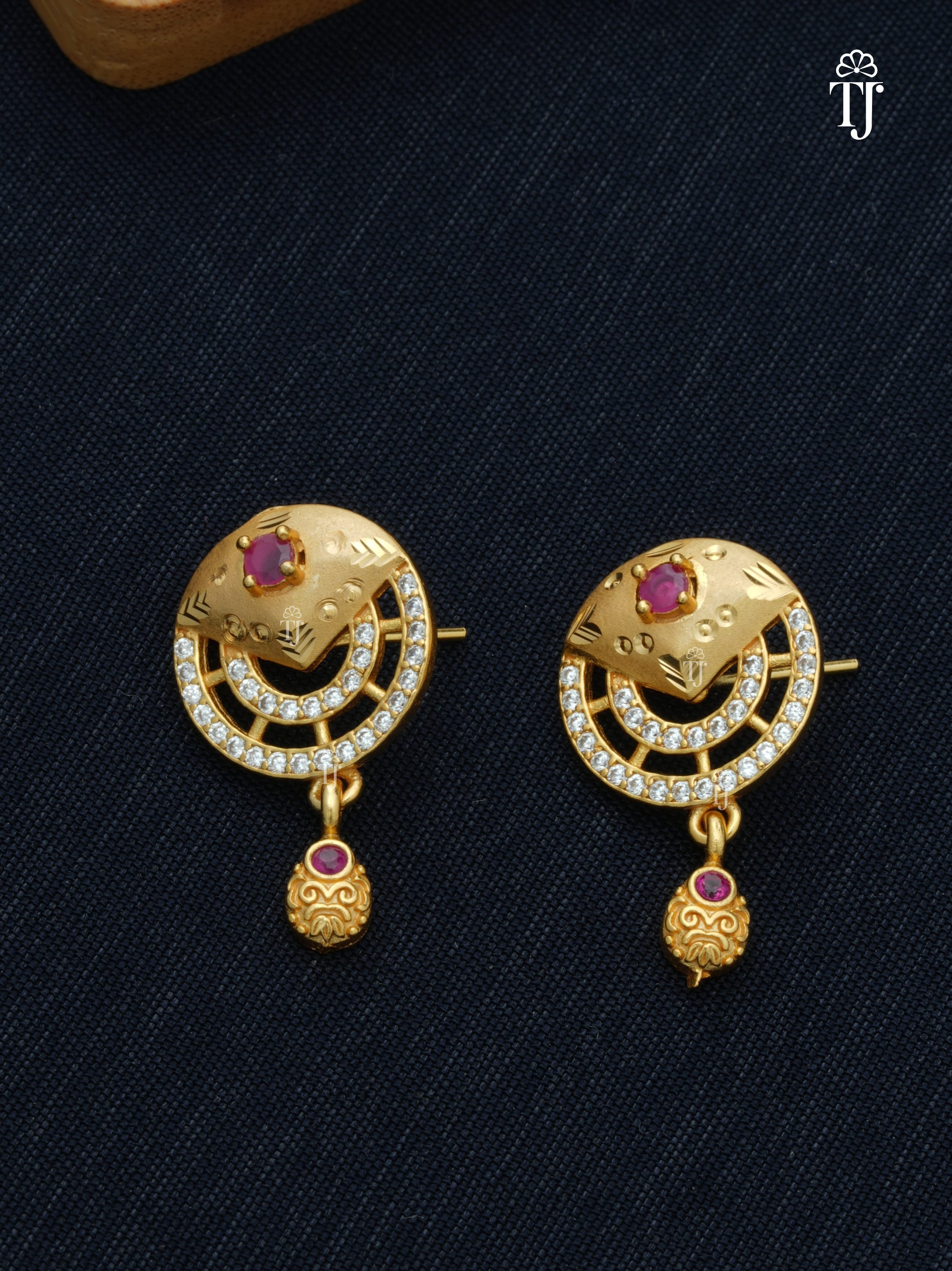 Stylish Pendant Set Artificial for Women | Dazzling Pendant and Earrings Set