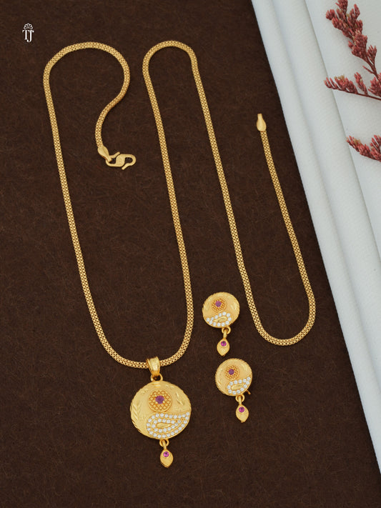 Women Pendant Set Design | Chic Gold-Plated Pendant & Earrings – Finely Detailed Necklace Set