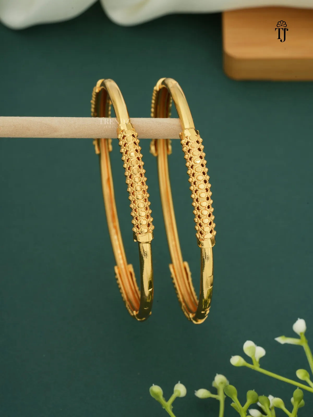 Women’s Gold Plated Designer Bangles – Pack of 2 (1 Pair)