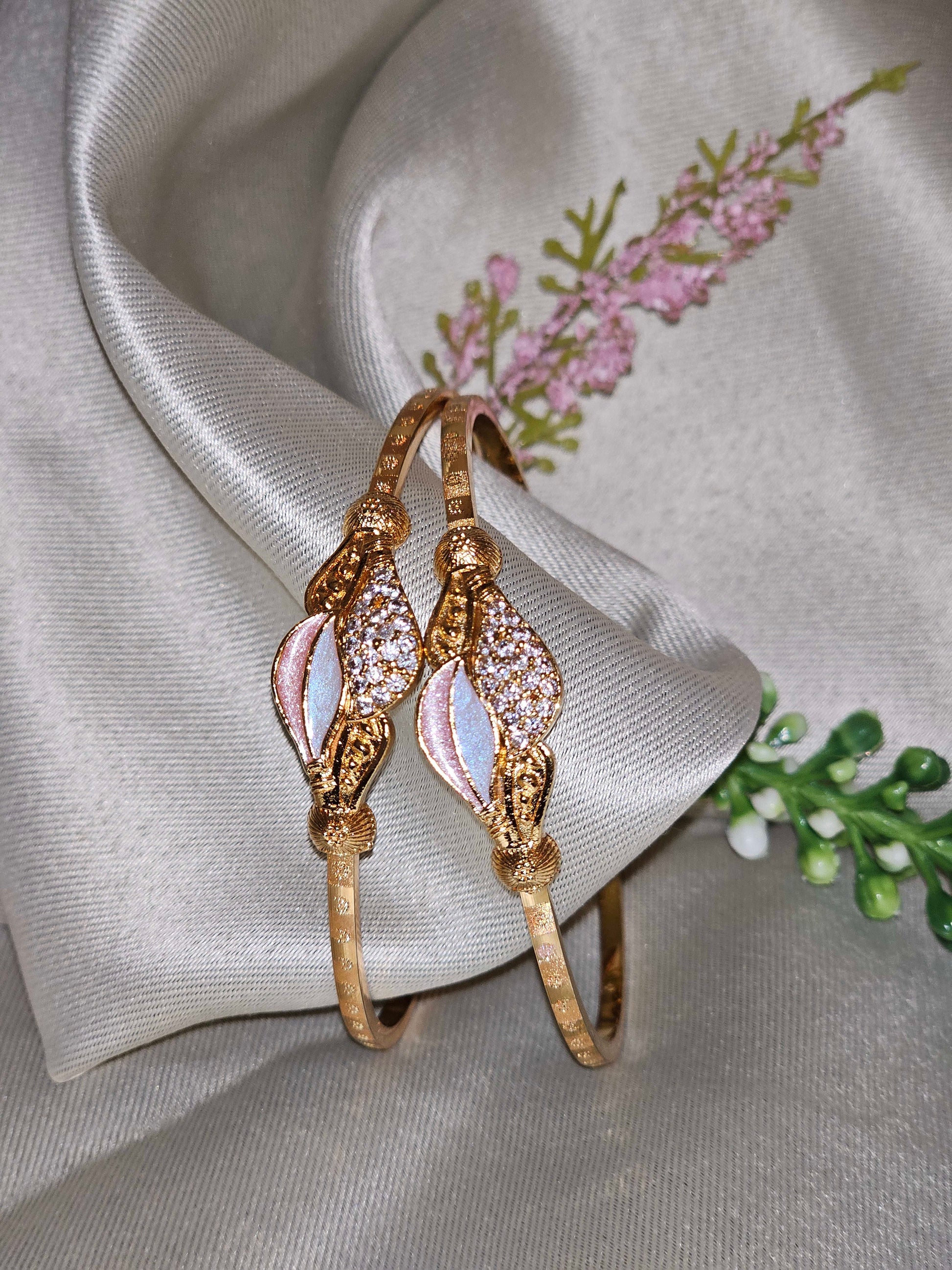 Stylish Adjustable Bracelets For Women & Girls Pack Of 2 Piece (1 Pair)